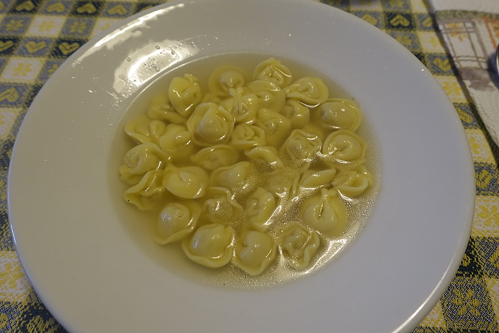Tortelini al brodo